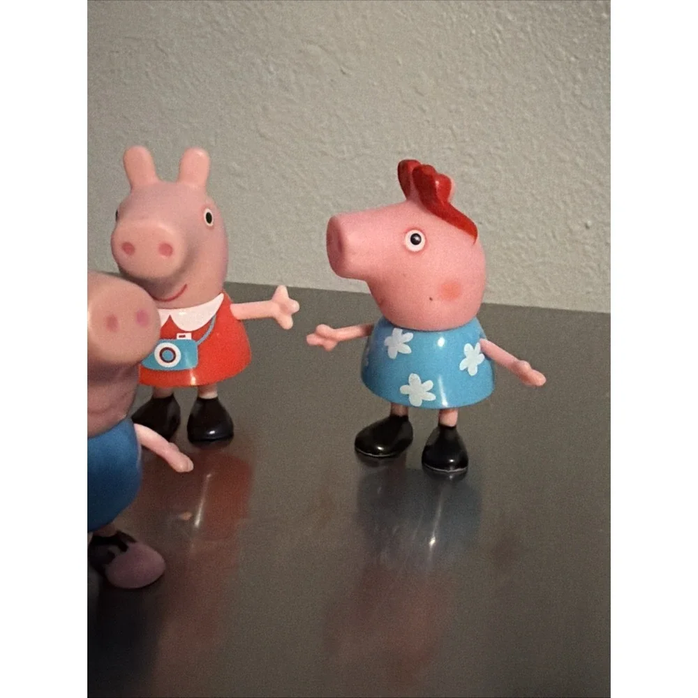 Peppa Pig Figures Set Of 6 Plastic Includes Grandad - Picture 5 of 10